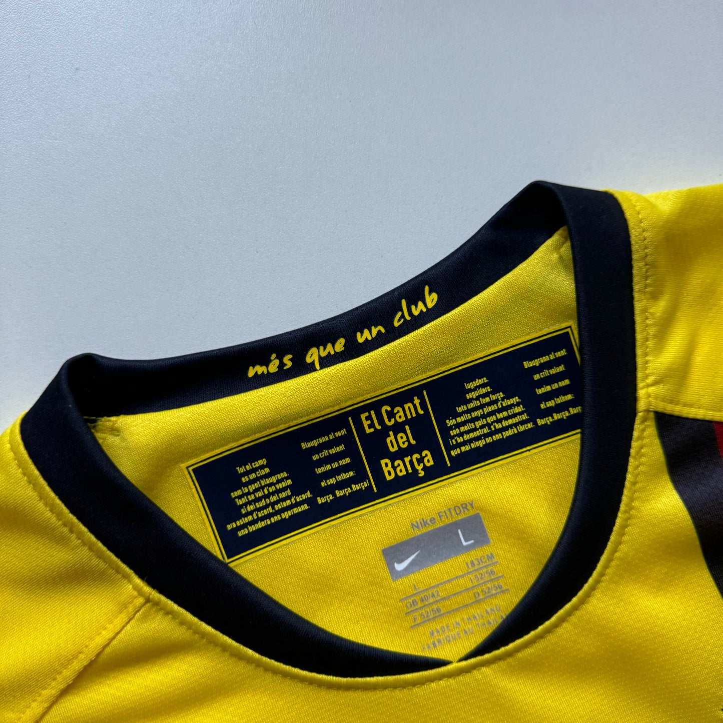 RETRO BARCELONA THIRD 2009/10 CUSTOM “I AM FAVELA”