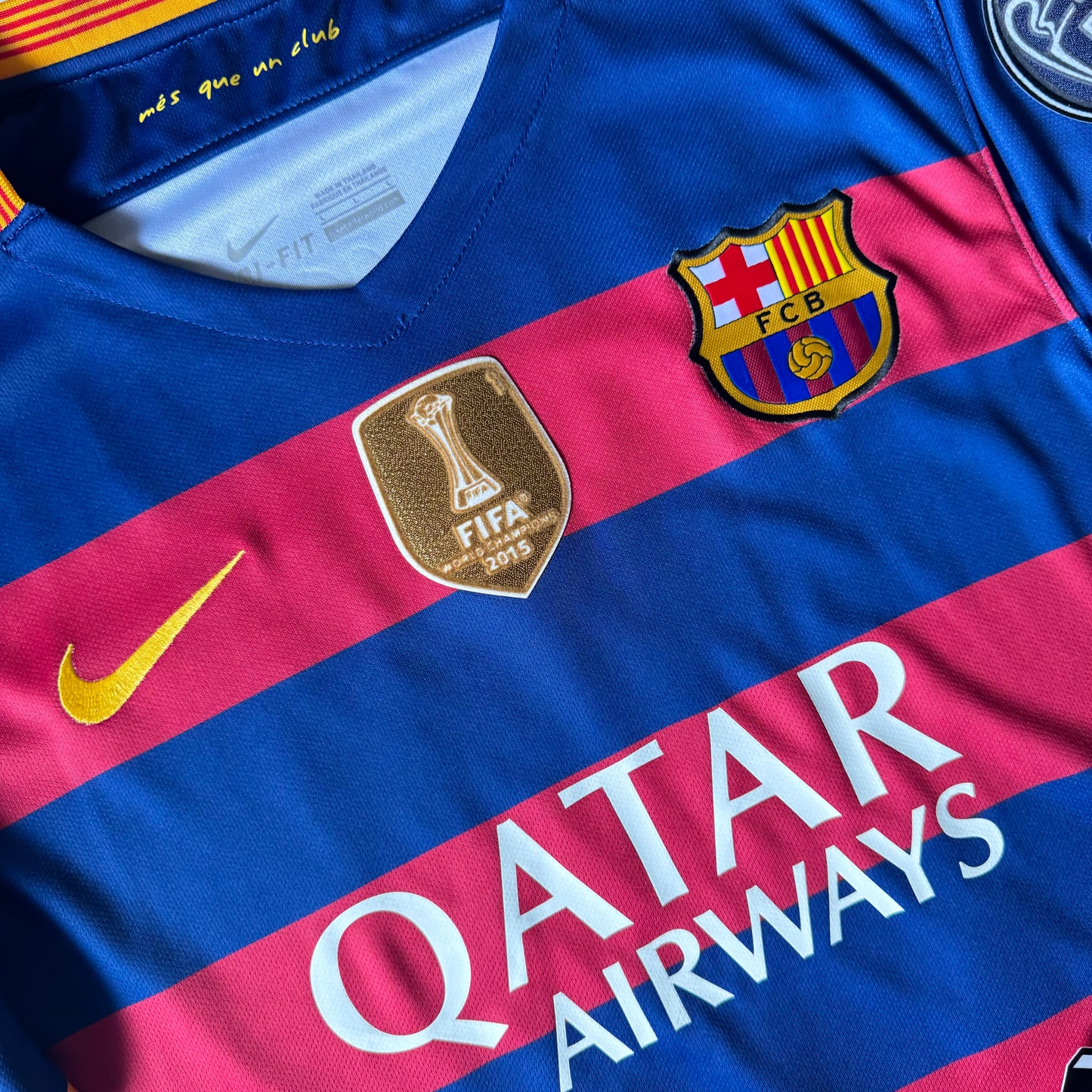 Maillot domicile FC Barcelone 2015/16 rétro + patchs Neymar Jr #11