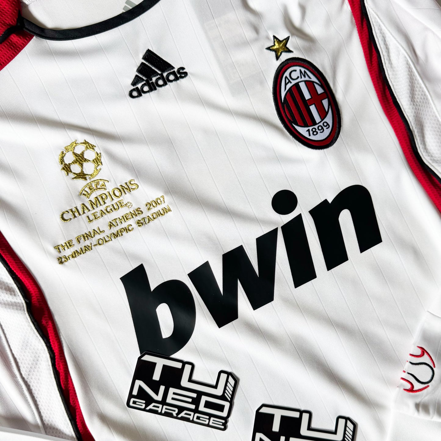 SYNA x AC MILAN (CAMISETA RETRO DE TERCERA EQUIPACIÓN 2007/08 BLANCA MANGA LARGA) ÁNGELES PERSONALIZADOS