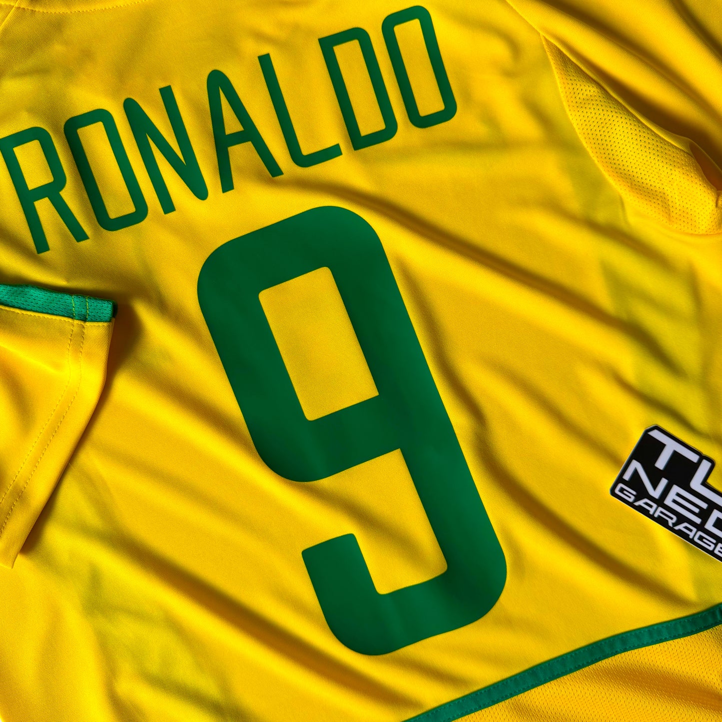 RETRO BRASIL 2002 YELLOW JERSEY RONALDO 9