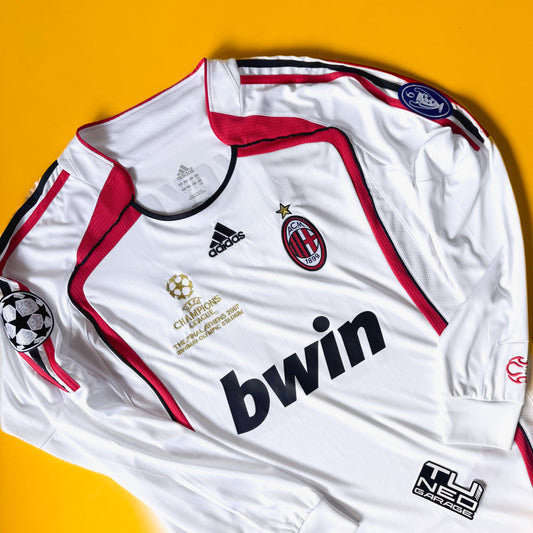AC MILAN RETRO JERSEY 2007/08 LONG SLEEVE WHITE KAKÁ 22 WITH PATCHES