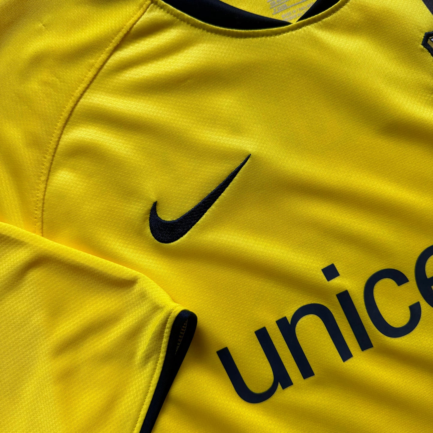 RETRO BARCELONA THIRD 2009/10 CUSTOM “I AM FAVELA”
