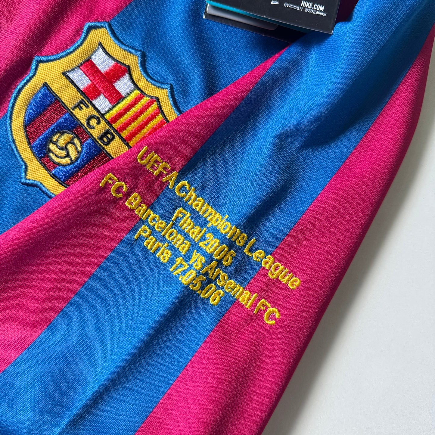 RETRO BARCELONA 2005/06 HOME JERSEY