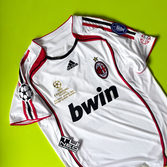 AC MILAN RETRO JERSEY 2007/08 WHITE KAKÁ 22 WITH PATCHES