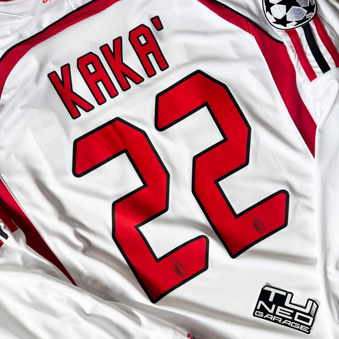 AC MILAN RETRO JERSEY 2007/08 LONG SLEEVE WHITE KAKÁ 22 WITH PATCHES