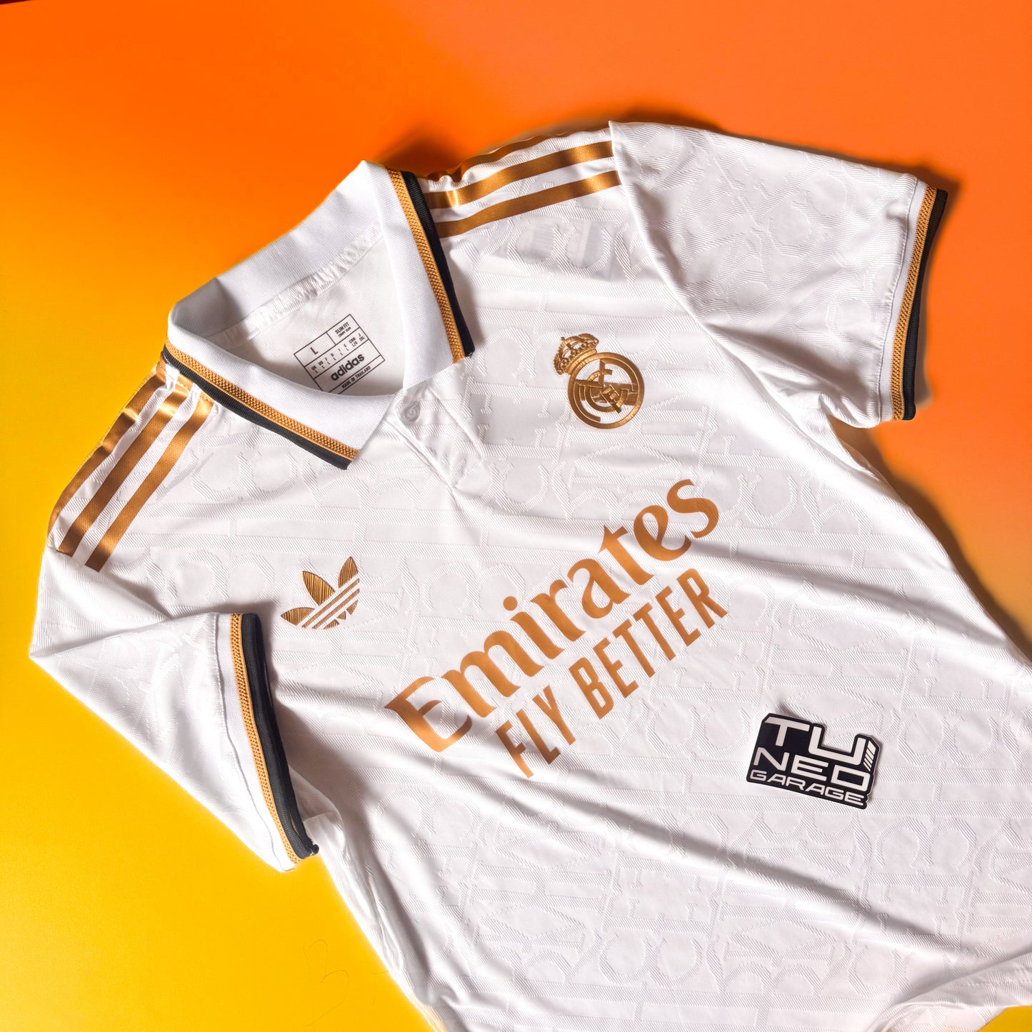 REAL MADRID WHITE POLO GOLDEN JERSEY 2023/24 AUTHENTIC VERSION