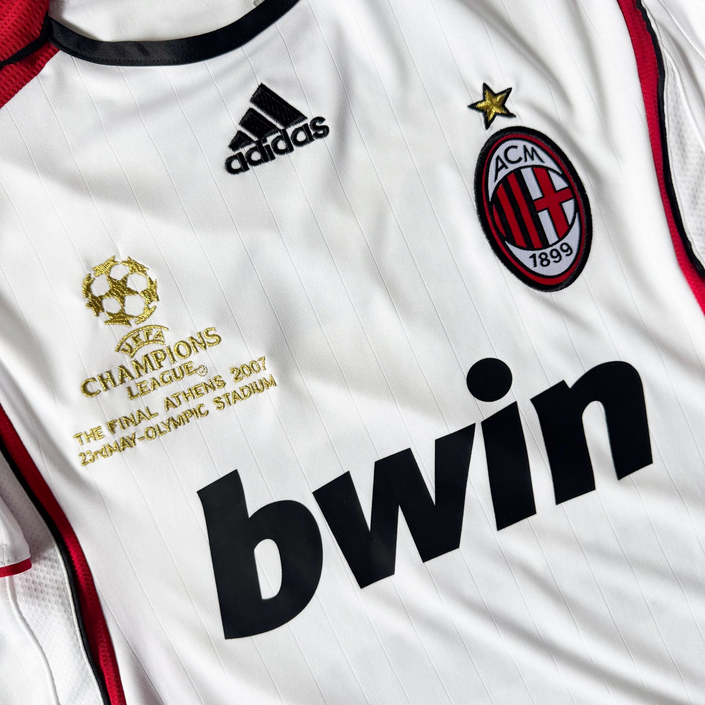 AC MILAN RETRO JERSEY 2007/08 LONG SLEEVE WHITE KAKÁ 22 WITH PATCHES