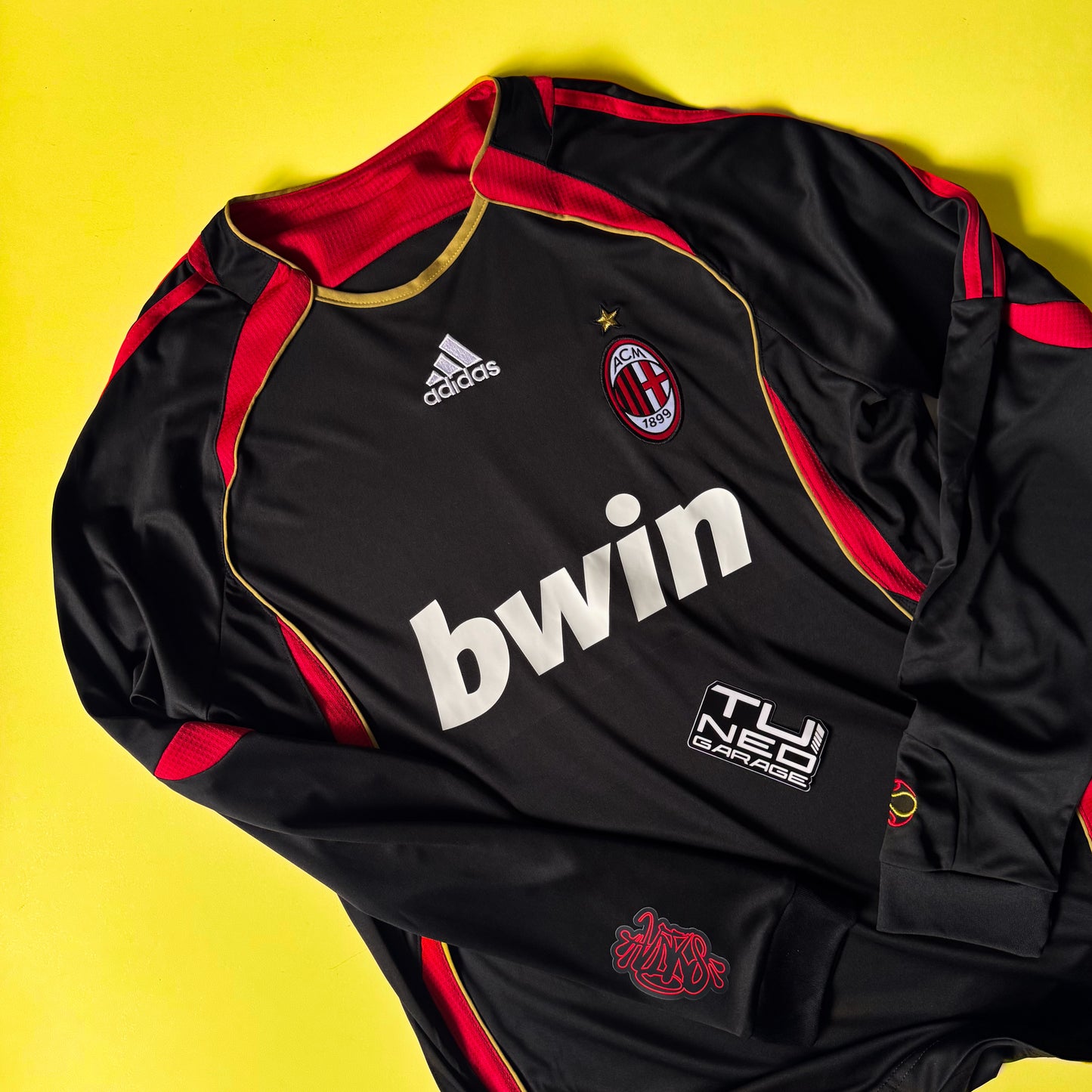 SYNA x AC MILAN (MAILLOT RÉTRO THIRD 2007/08 NOIR MANCHES LONGUES) CUSTOM ANGELS