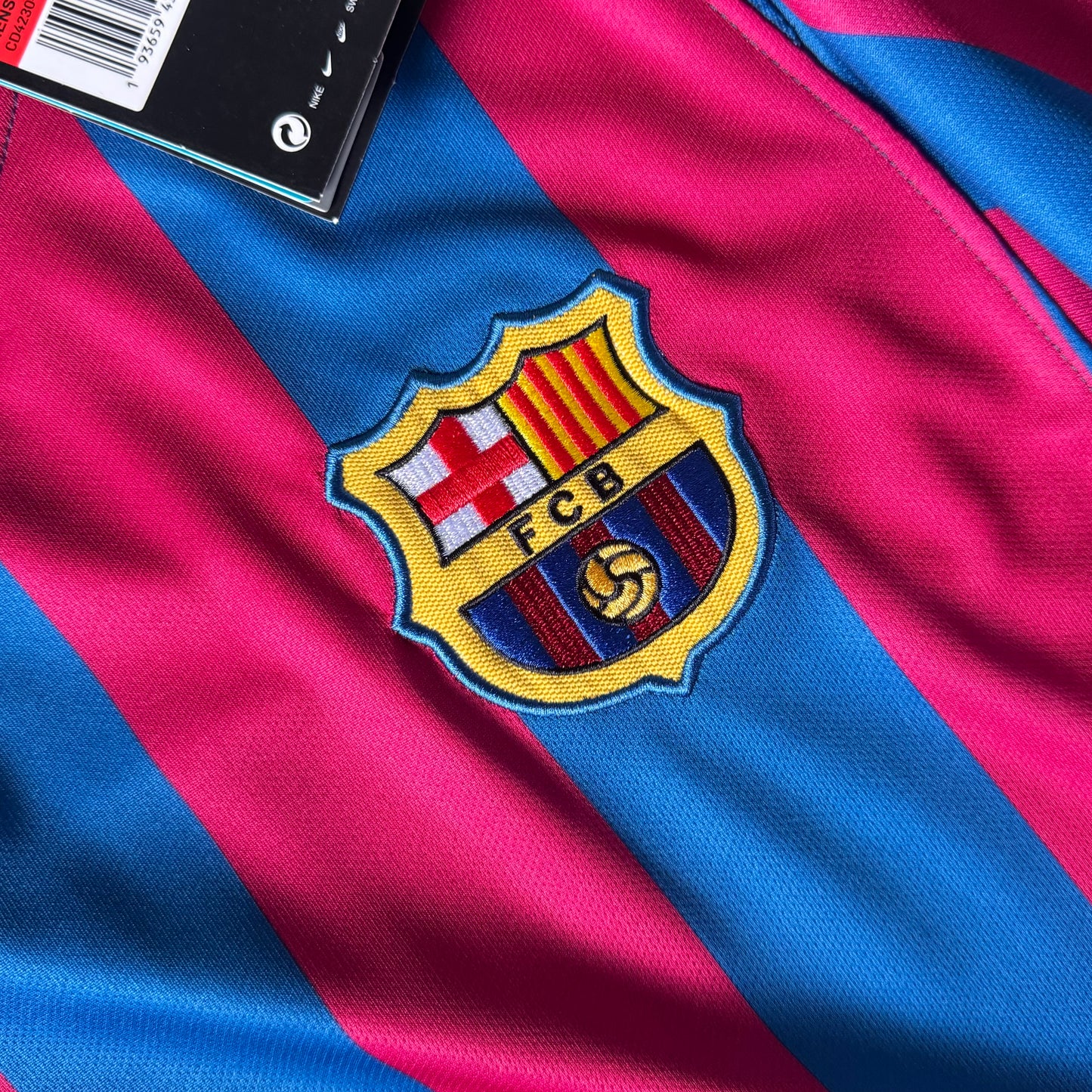 RETRO BARCELONA 2005/06 HOME JERSEY